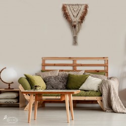 مكرمية ذات تصميم بوهيمي مع ريش 