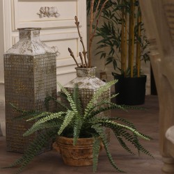 مزهرية بتصميم عتيق مزهرية بتصميم عتيق