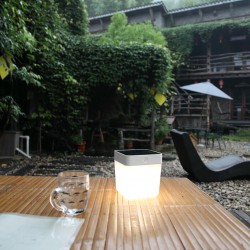 مكعب إضاءة على الطاقة الشمسية