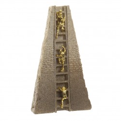 تحفة ديكورية على شكل سلالم لون ذهبي من مادة الريزن قياس 23 * 5 * 13