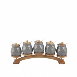 طقم توابل على قاعده خشبيه  مصنوعه من بورسلان لون رمادي فاتح عدد5 قطع