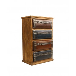 خزانة ذات تصميم عتيق