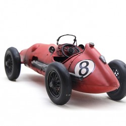 ديكورية سيارة سباق قديمة