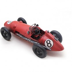 ديكورية سيارة سباق قديمة