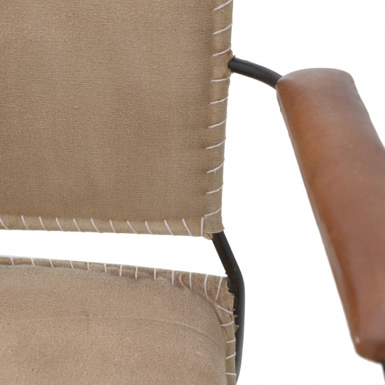 LEATHER/METALLIC 2 SEATER SOFA WHITE/BROWN 128*67*74/44 LEATHER/METALLIC 2 SEATER SOFA WHITE/BROWN 128*67*74/44